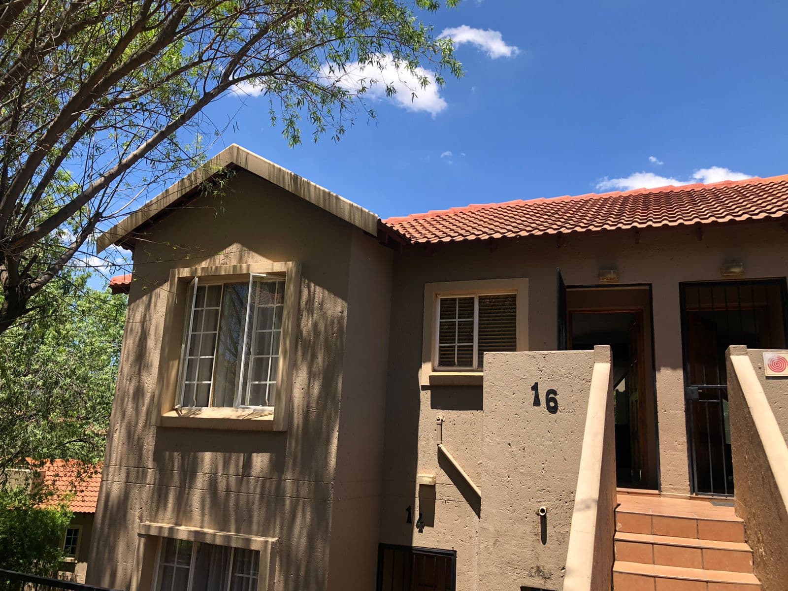 2 Bedroom House For Sale in Wilgeheuwel, Roodepoort — image 23