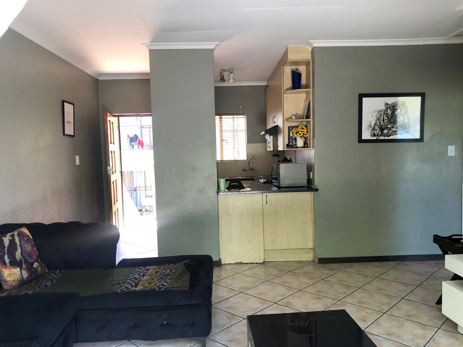 2 Bedroom House For Sale in Wilgeheuwel, Roodepoort — image 5