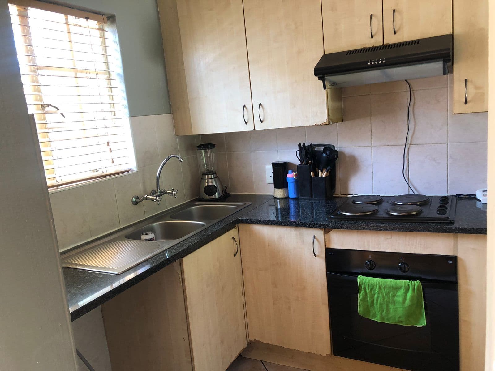 2 Bedroom House For Sale in Wilgeheuwel, Roodepoort — image 9