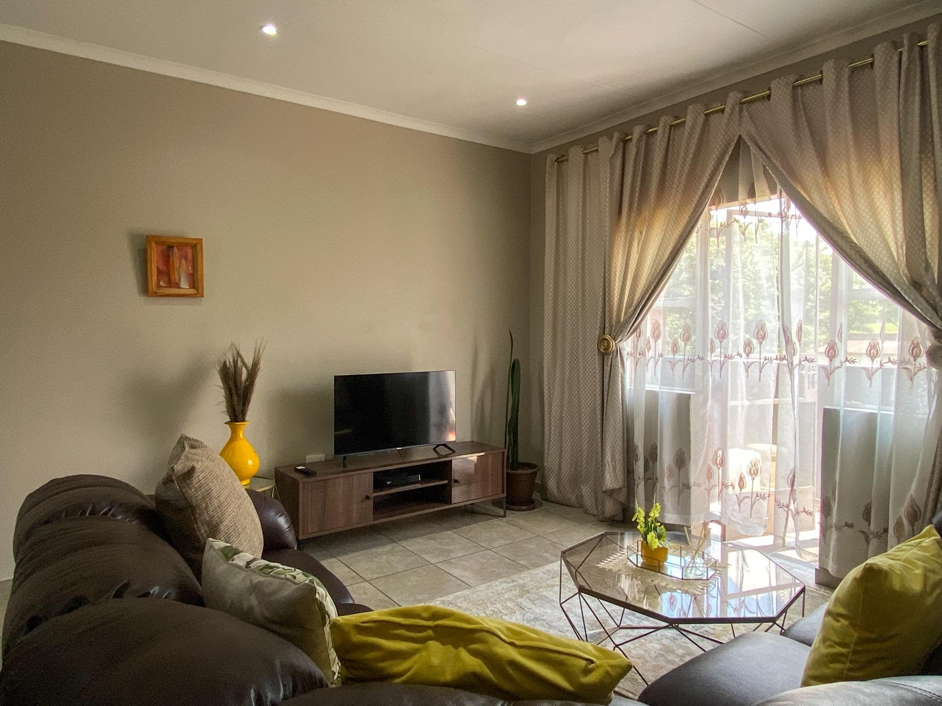 2 Bedroom Apartment / Flat For Sale in Ruimsig, Roodepoort