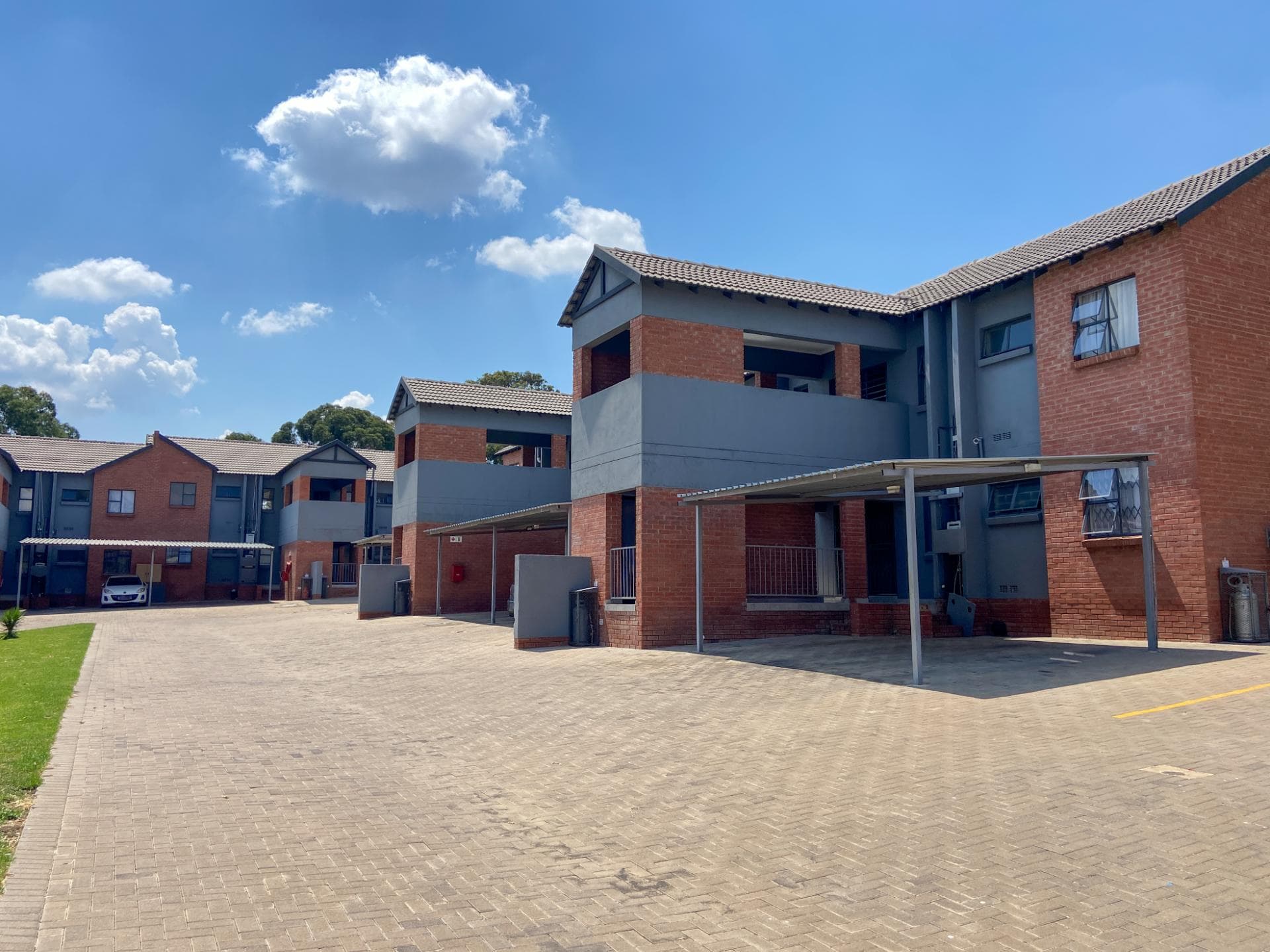 2 Bedroom Apartment / Flat For Sale in Ruimsig, Roodepoort — image 14