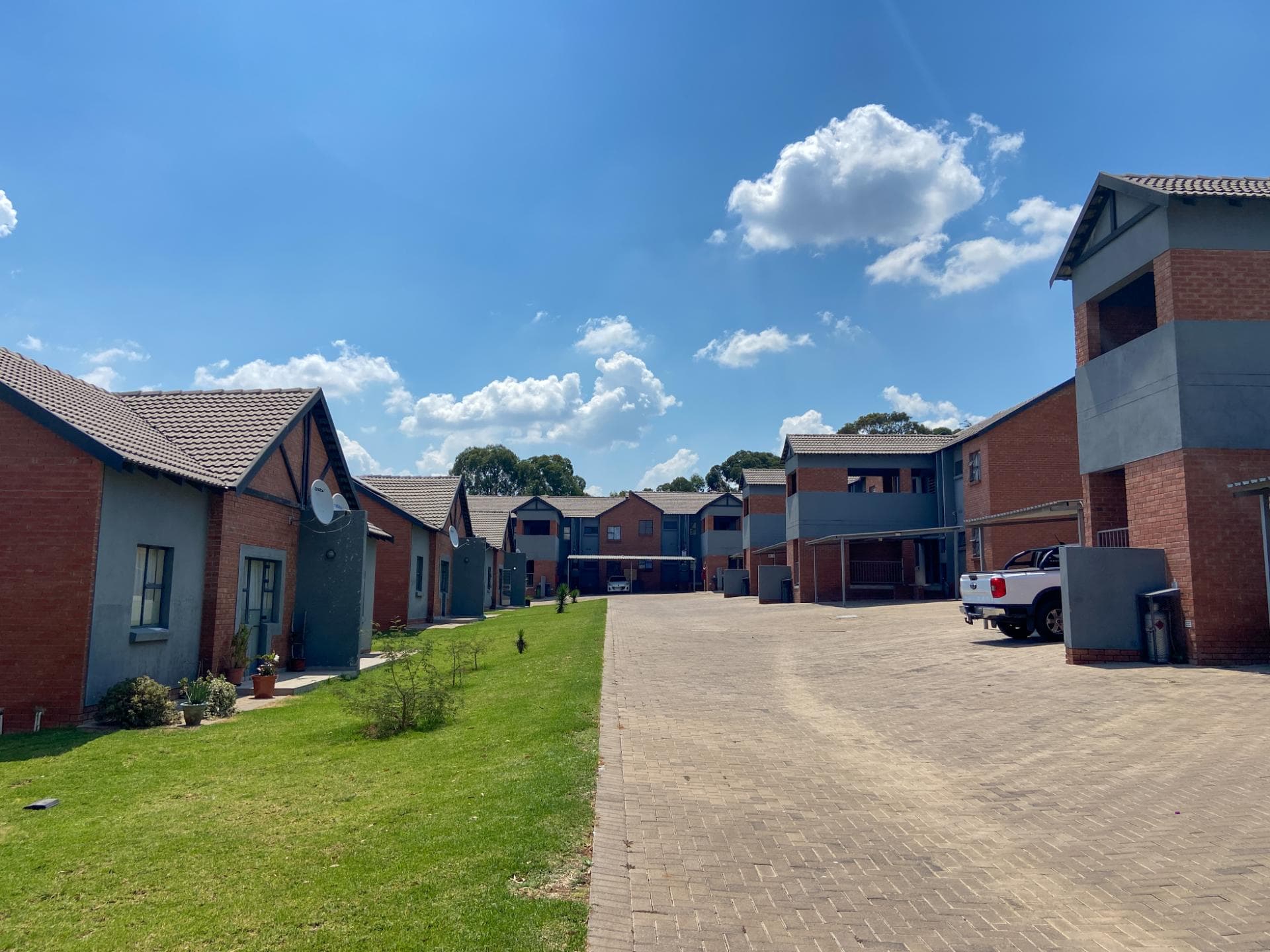 2 Bedroom Apartment / Flat For Sale in Ruimsig, Roodepoort — image 15