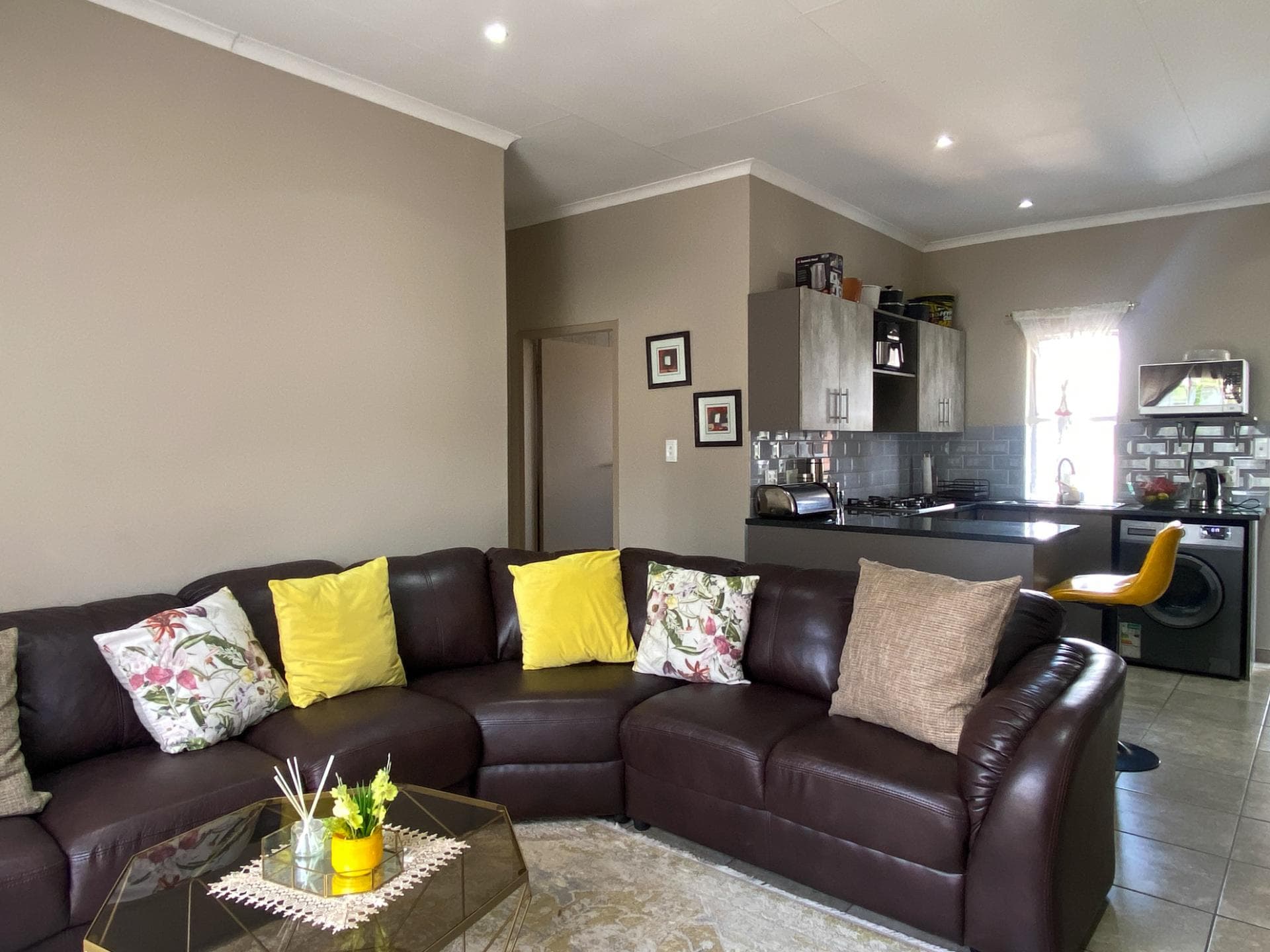 2 Bedroom Apartment / Flat For Sale in Ruimsig, Roodepoort — image 3