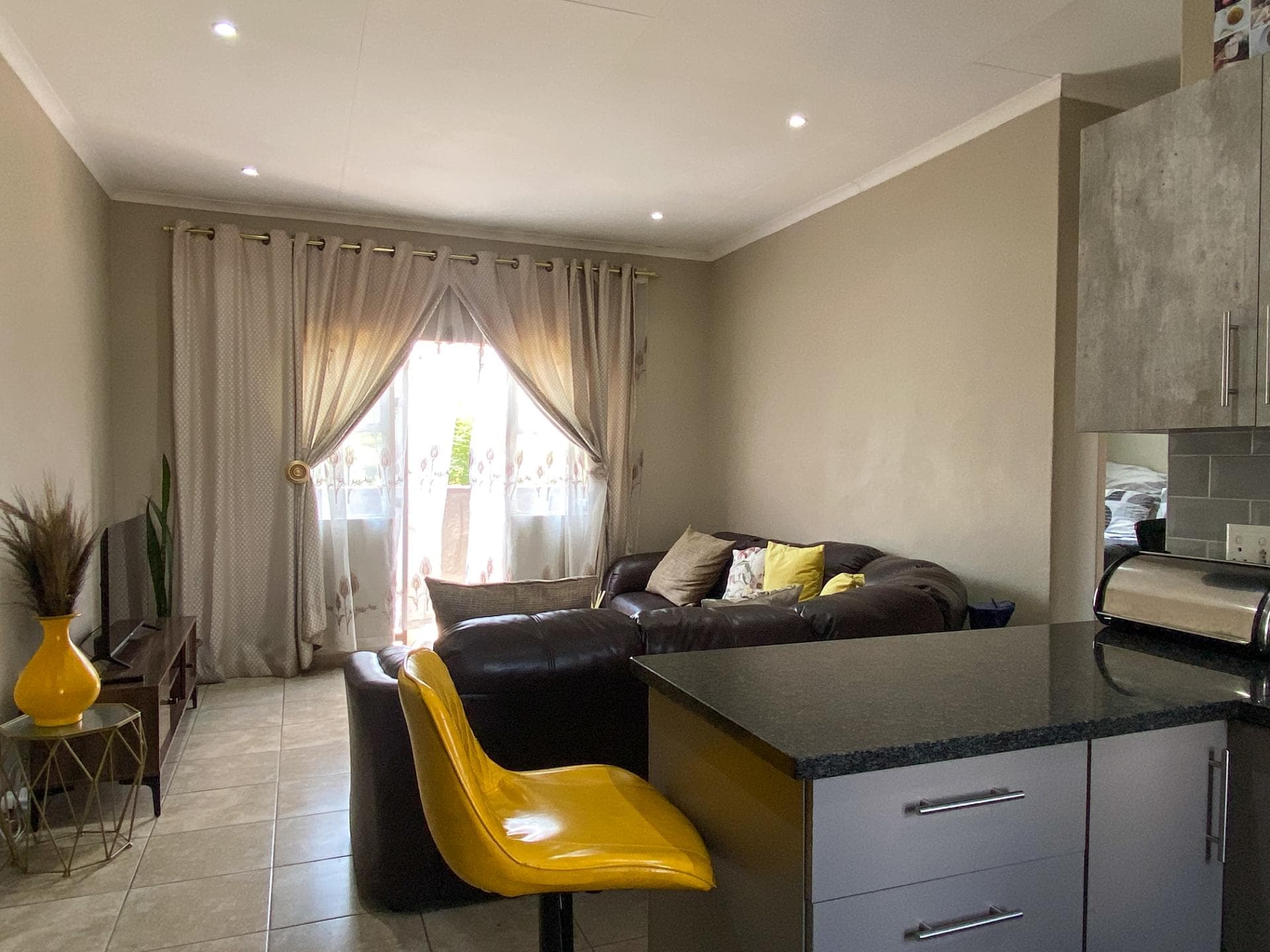 2 Bedroom Apartment / Flat For Sale in Ruimsig, Roodepoort — image 8