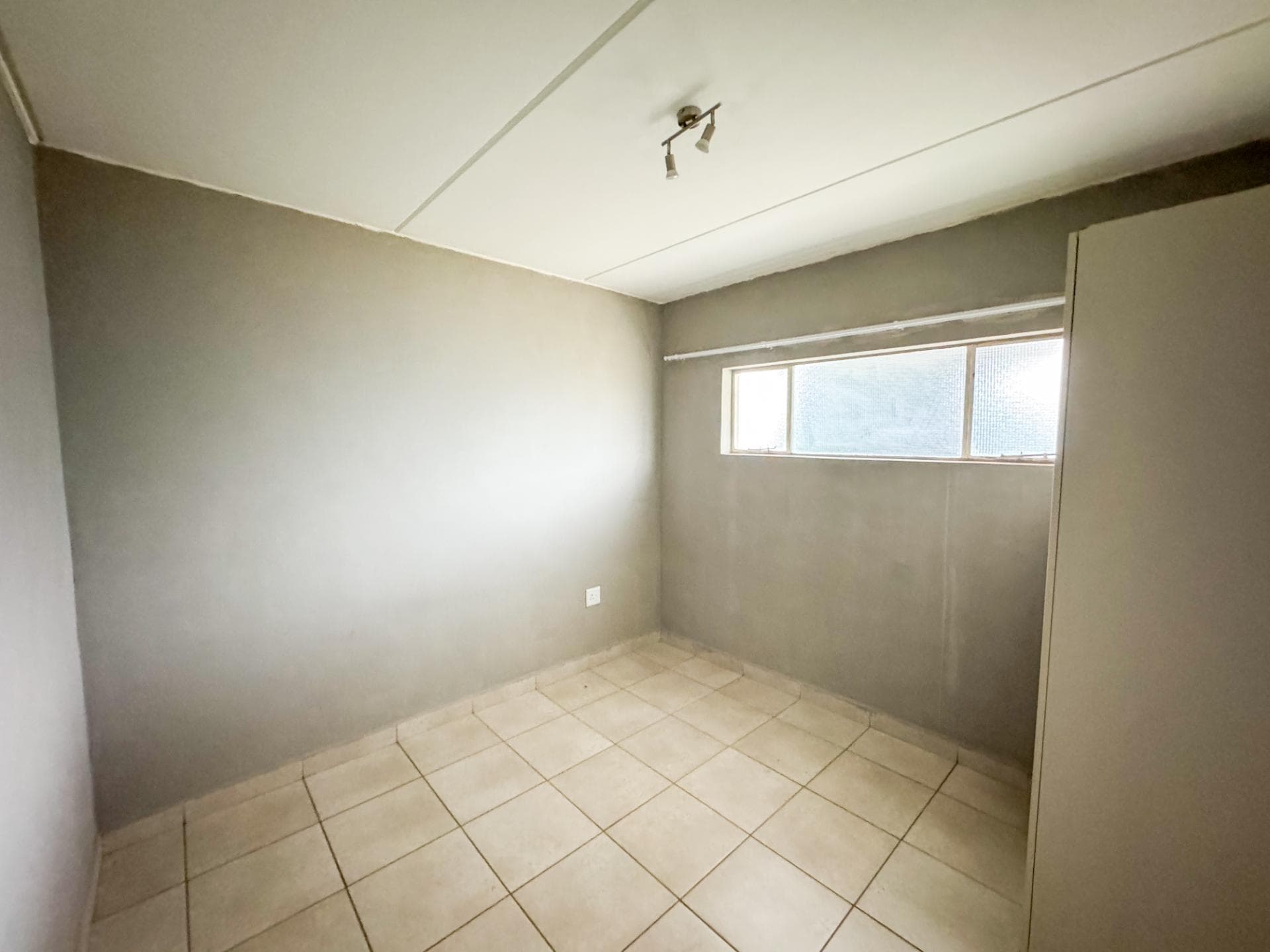 2 Bedroom Apartment / Flat For Sale in Protea Glen, Soweto — image 8