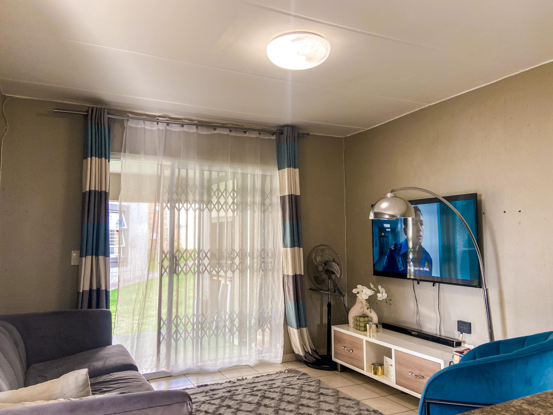 2 Bedroom Apartment / Flat For Sale in Ruimsig, Roodepoort — image 2