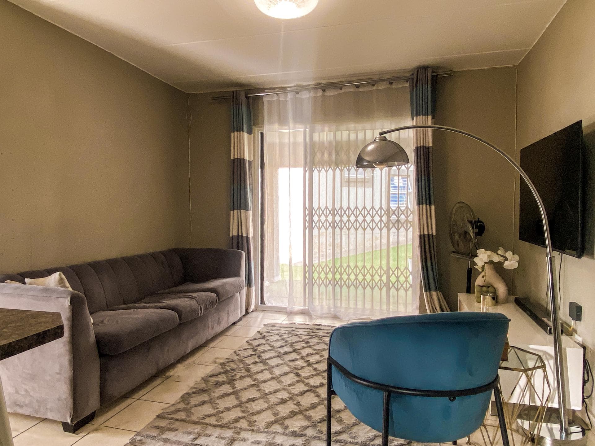 2 Bedroom Apartment / Flat For Sale in Ruimsig, Roodepoort — image 7