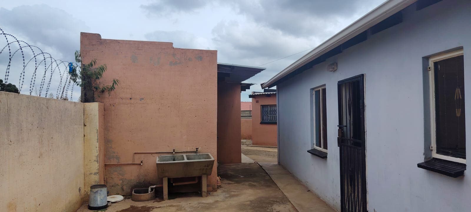 8 Bedroom House For Sale in Protea Glen, Soweto — image 3