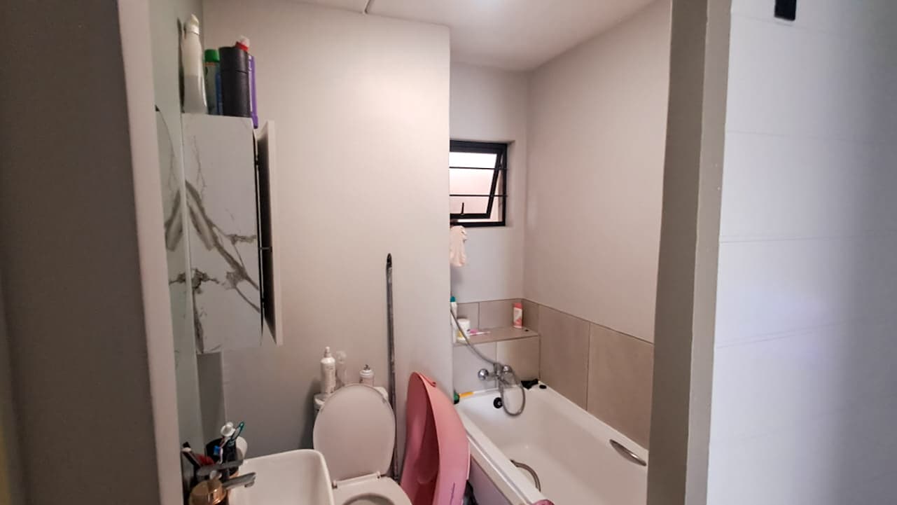 2 Bedroom Apartment / Flat For Sale in Jabulani, Soweto — image 10