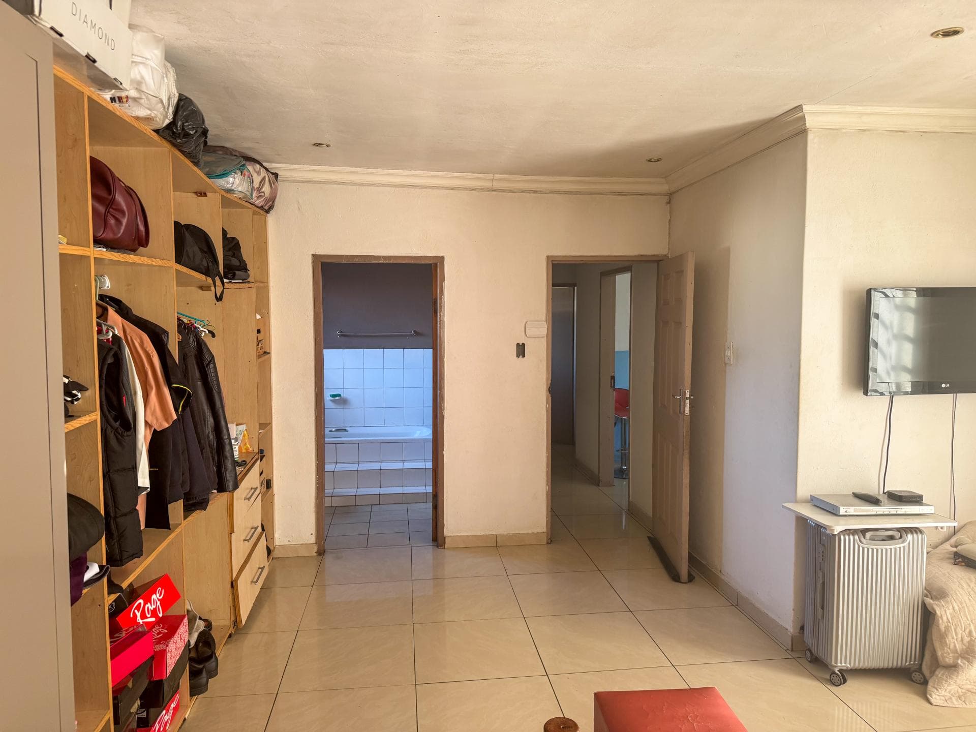 3 Bedroom House For Sale in Mondeor, Johannesburg — image 8