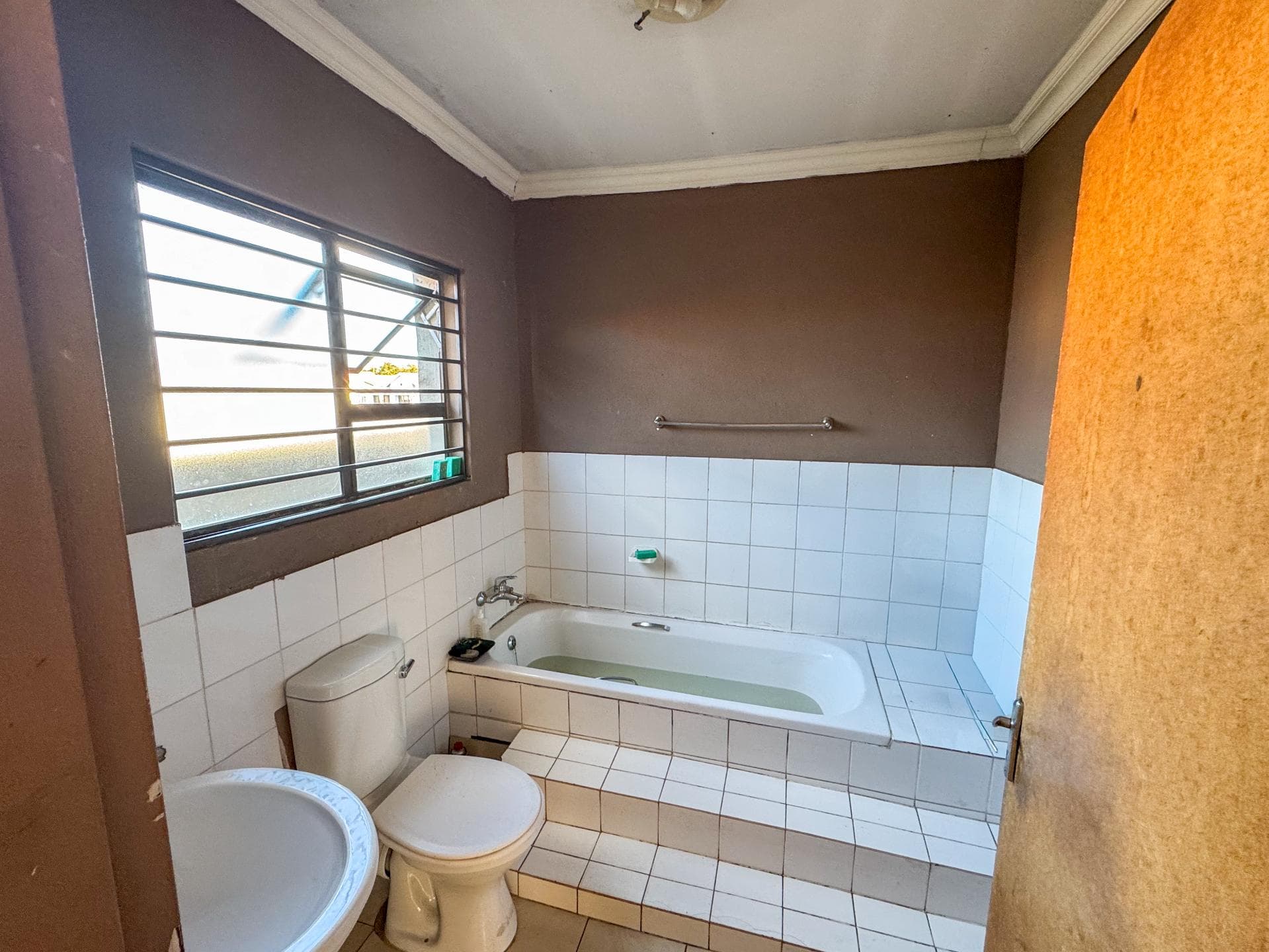 3 Bedroom House For Sale in Mondeor, Johannesburg — image 9