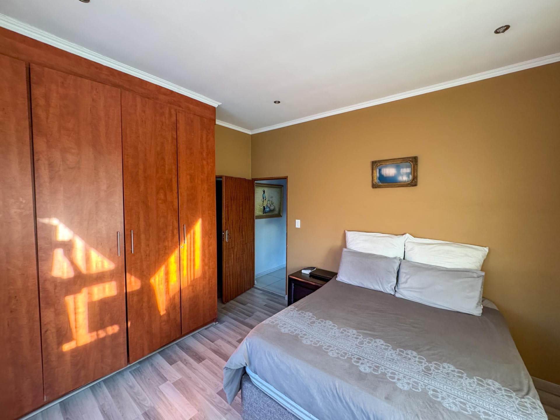 3 Bedroom House For Sale in Mondeor, Johannesburg — image 11