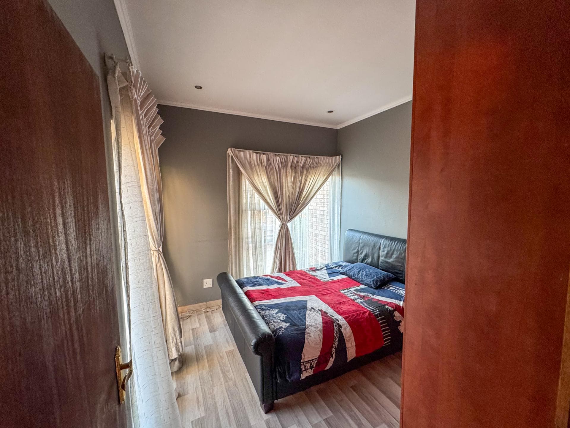 3 Bedroom House For Sale in Mondeor, Johannesburg — image 19