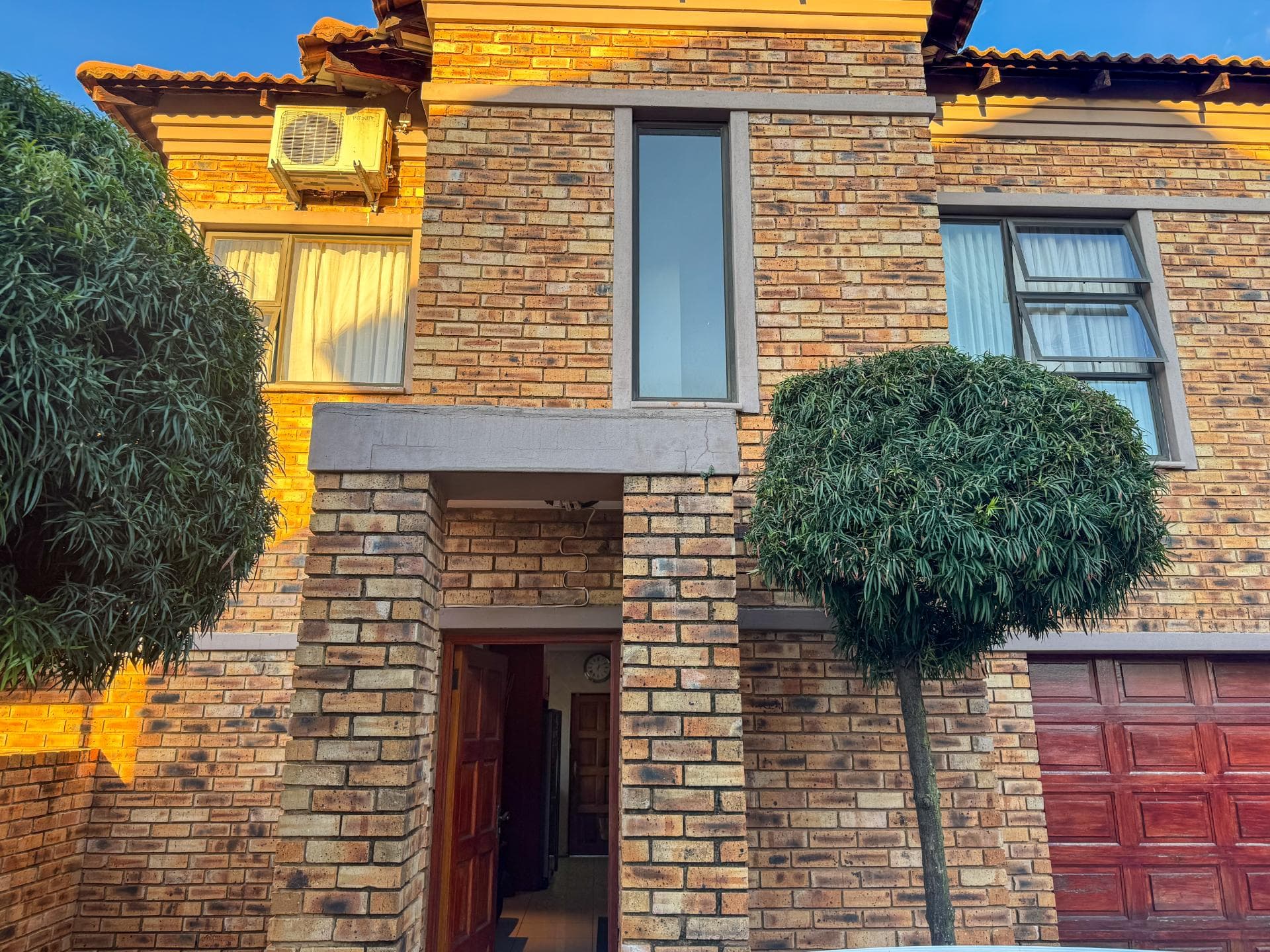 3 Bedroom House For Sale in Mondeor, Johannesburg — image 3