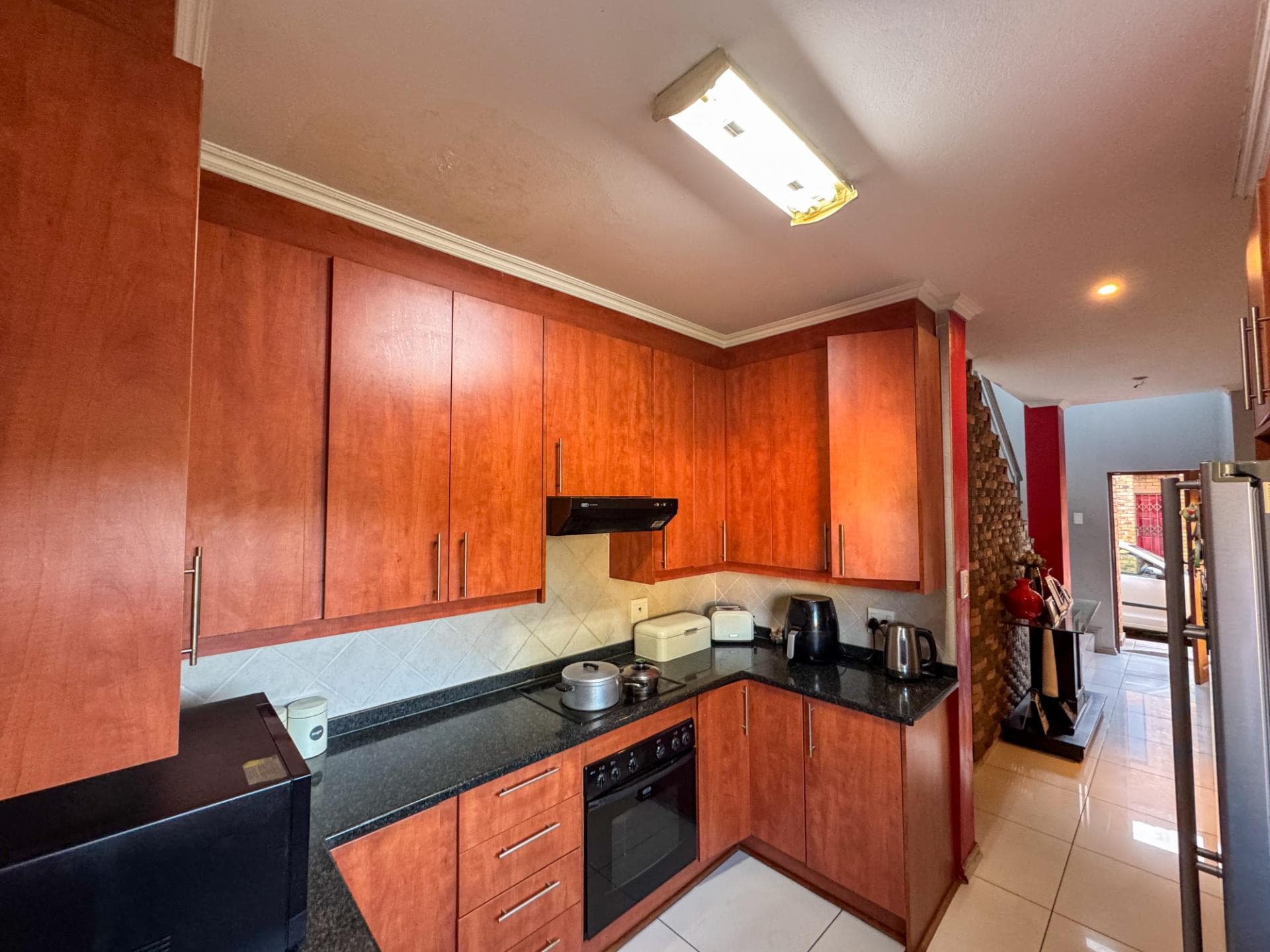3 Bedroom House For Sale in Mondeor, Johannesburg — image 7