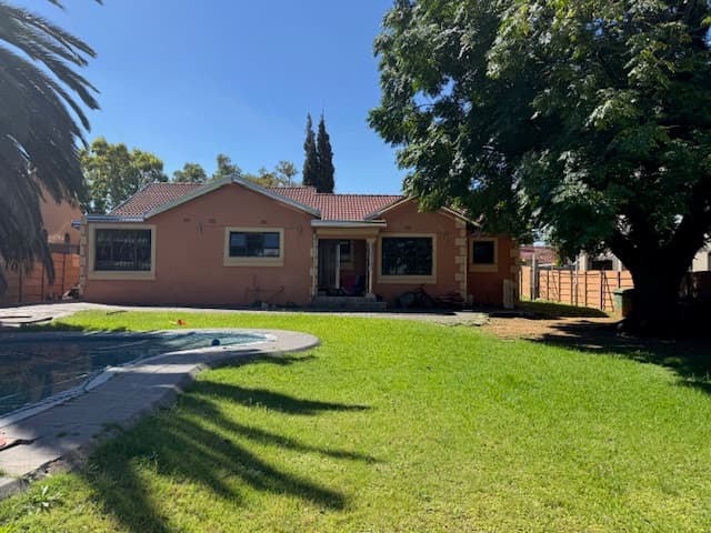 Dual-Income Alberton Home with Pool, Yard & Bachelor Unit — image 3