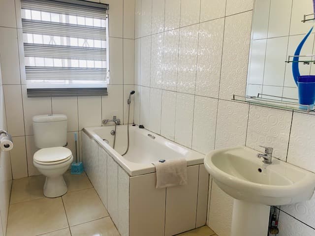 3 Bedroom House For Sale in Diepkloof Zone 4, Diepkloof — image 12