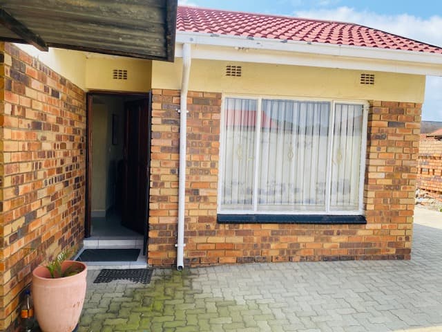 3 Bedroom House For Sale in Diepkloof Zone 4, Diepkloof — image 23