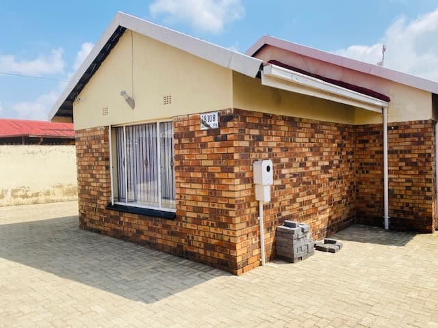 3 Bedroom House For Sale in Diepkloof Zone 4, Diepkloof — image 24