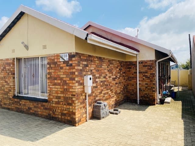 3 Bedroom House For Sale in Diepkloof Zone 4, Diepkloof — image 25