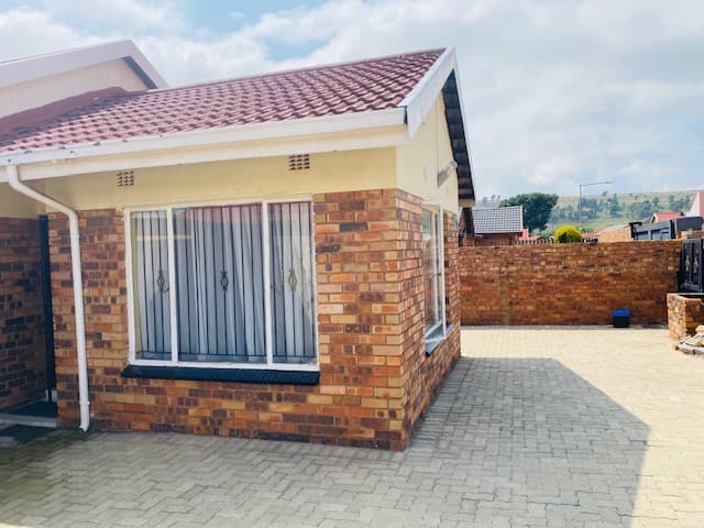 3 Bedroom House For Sale in Diepkloof Zone 4, Diepkloof — image 27