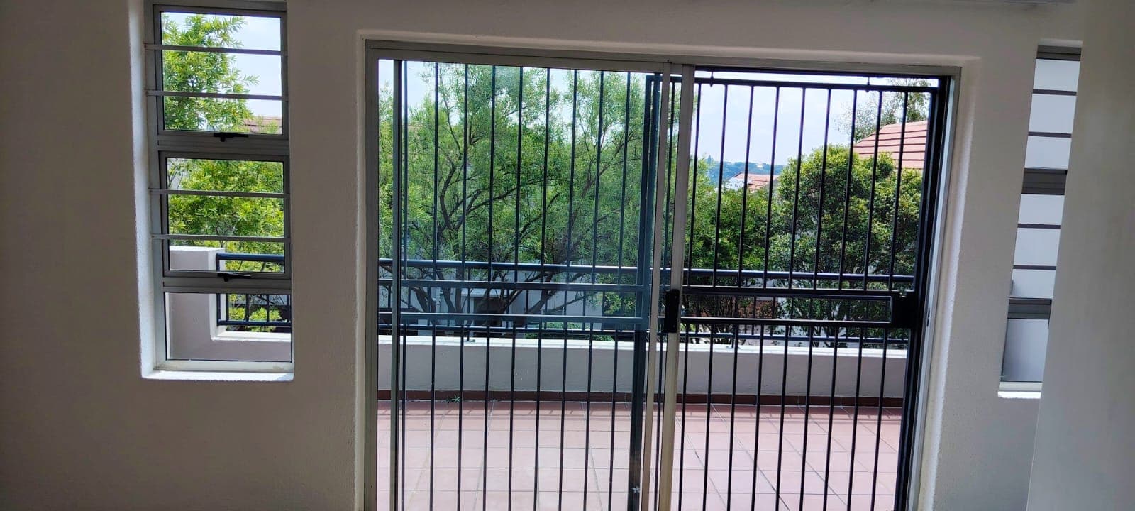 3 Bedroom Townhouse For Sale in Randburg Central, Randburg — image 17