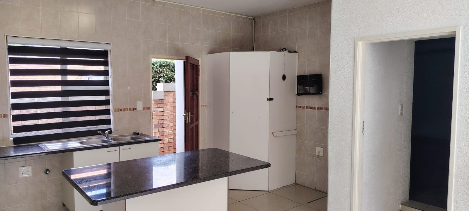 3 Bedroom Townhouse For Sale in Randburg Central, Randburg — image 5