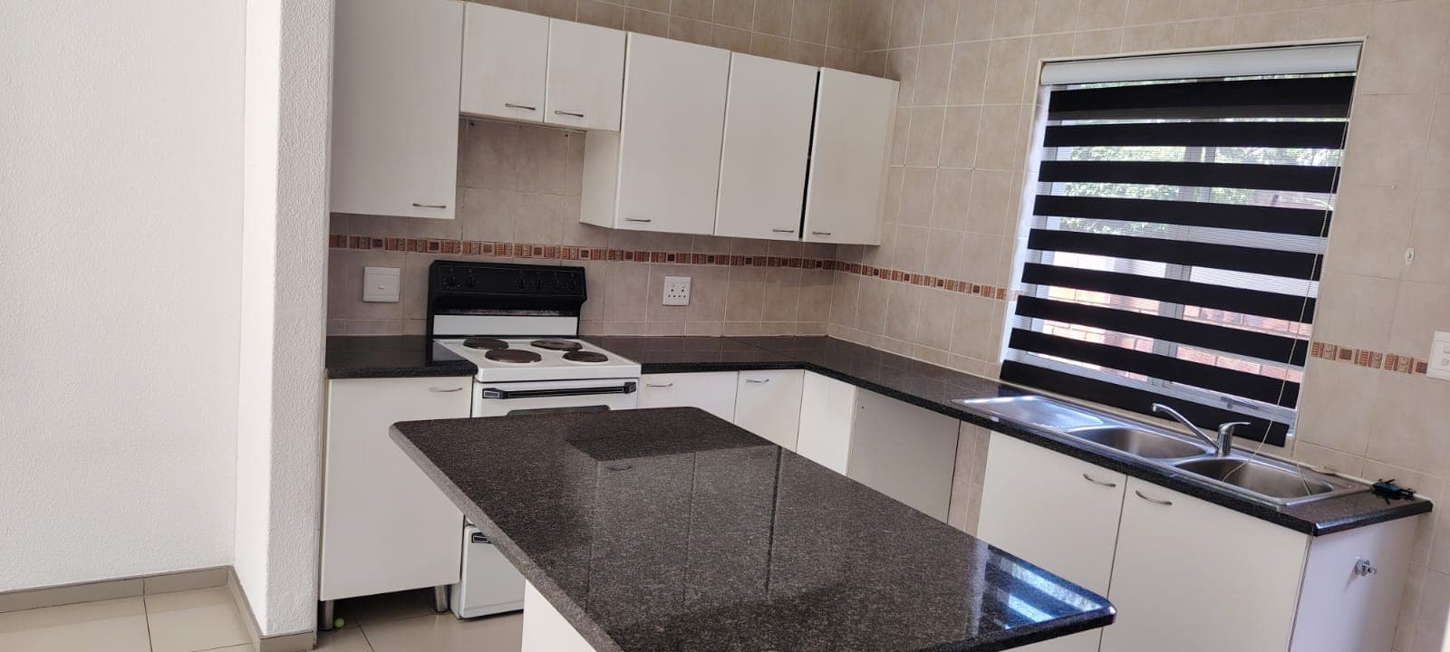 3 Bedroom Townhouse For Sale in Randburg Central, Randburg — image 6