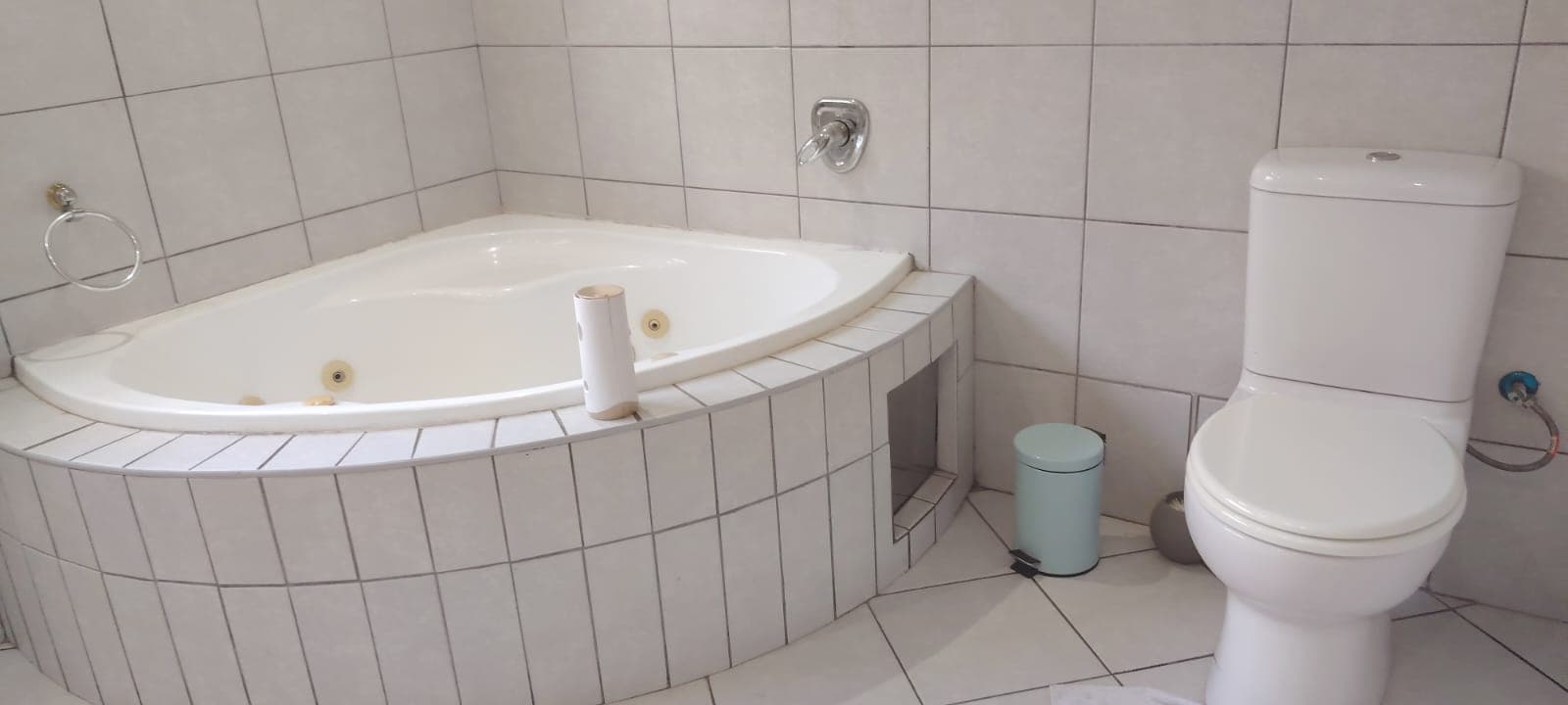 4 Bedroom House For Sale in Willowbrook, Roodepoort — image 28