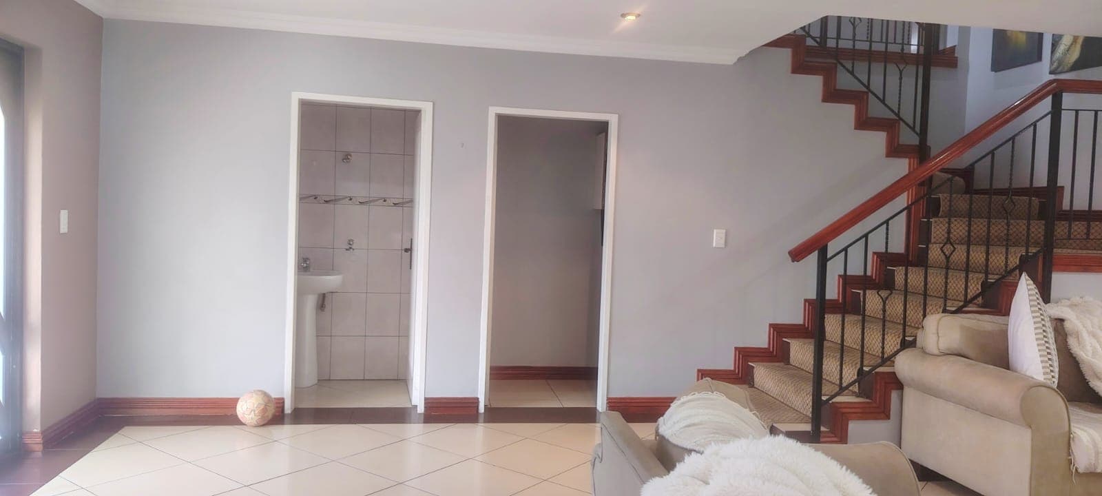 4 Bedroom House For Sale in Willowbrook, Roodepoort — image 4