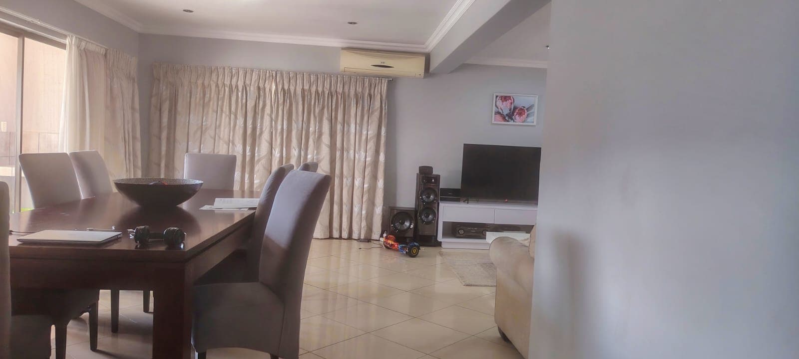 4 Bedroom House For Sale in Willowbrook, Roodepoort — image 6