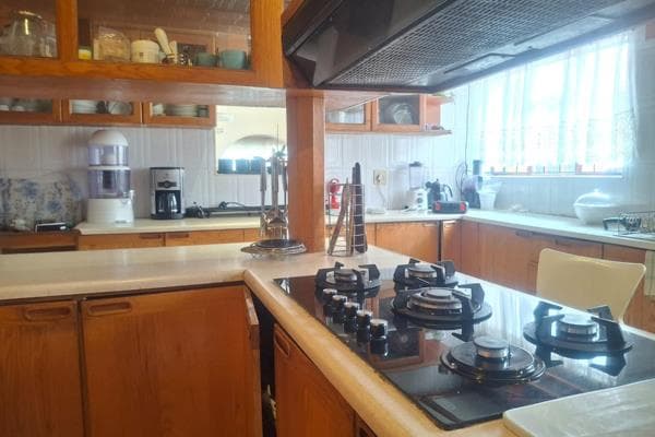 7 Bedroom House For Sale in Diepkloof, Diepkloof — image 10