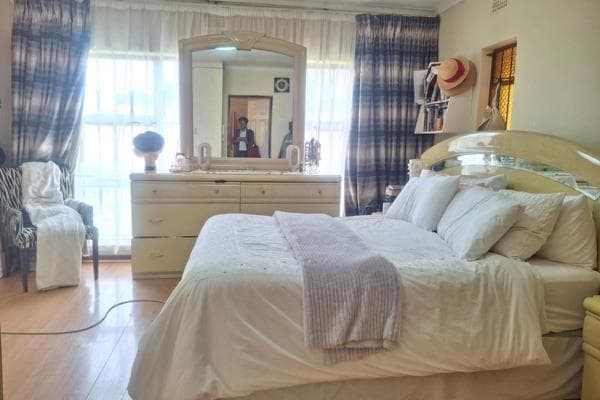 7 Bedroom House For Sale in Diepkloof, Diepkloof — image 18