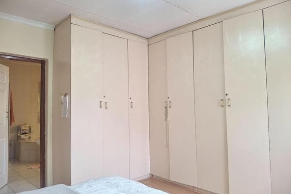 7 Bedroom House For Sale in Diepkloof, Diepkloof — image 19