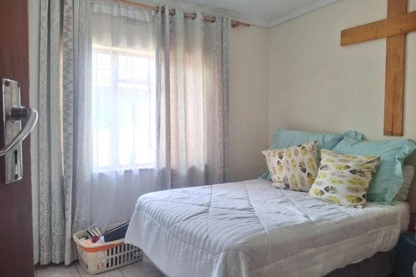 7 Bedroom House For Sale in Diepkloof, Diepkloof — image 25