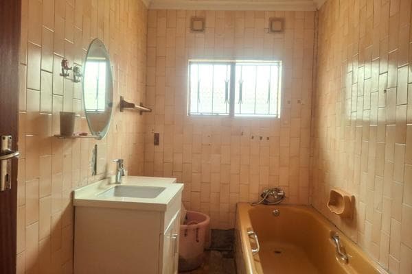 7 Bedroom House For Sale in Diepkloof, Diepkloof — image 26