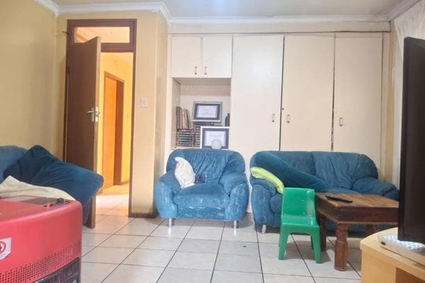 7 Bedroom House For Sale in Diepkloof, Diepkloof — image 31