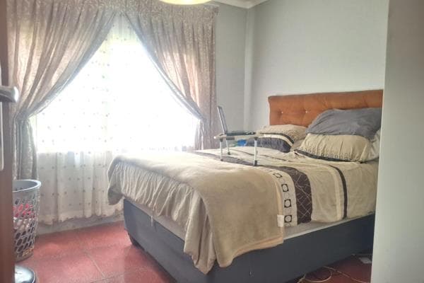7 Bedroom House For Sale in Diepkloof, Diepkloof — image 34