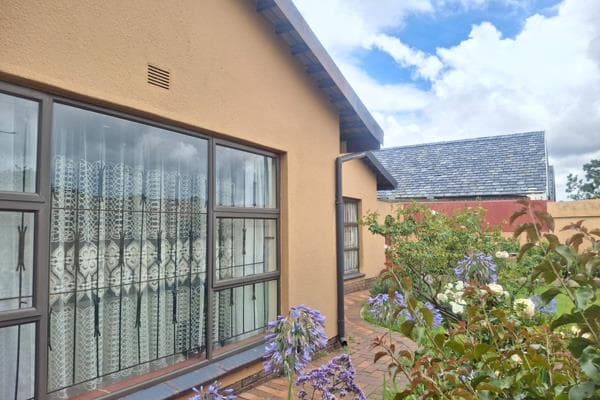 7 Bedroom House For Sale in Diepkloof, Diepkloof — image 5