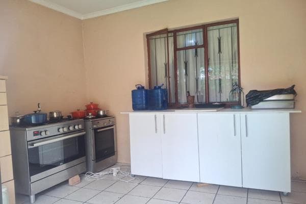7 Bedroom House For Sale in Diepkloof, Diepkloof — image 8