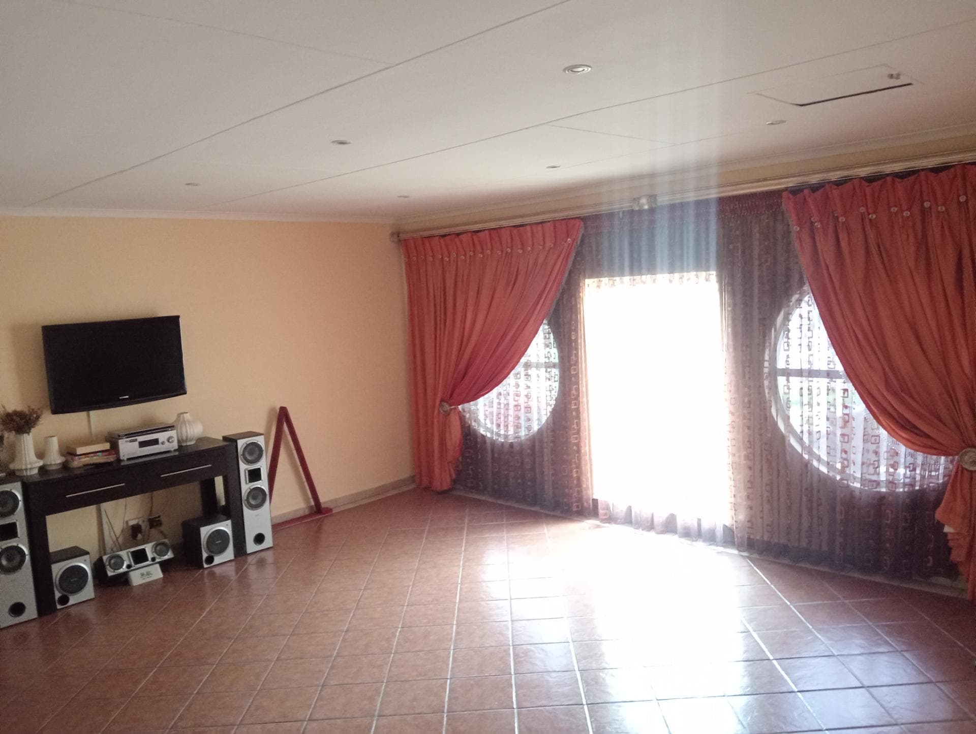 5 Bedroom House For Sale in Rangeview Ext 4, Krugersdorp — image 12