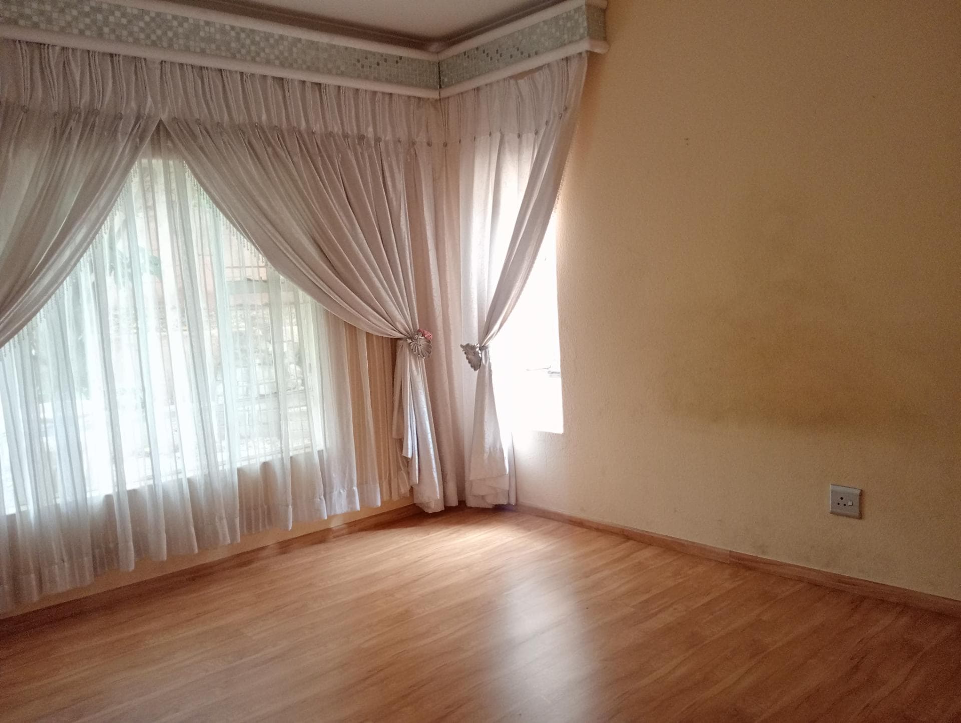 5 Bedroom House For Sale in Rangeview Ext 4, Krugersdorp — image 21