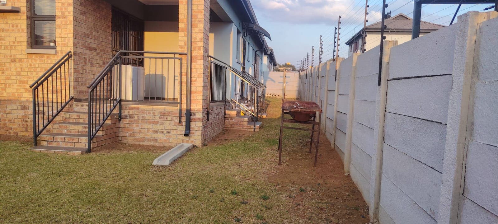 4 Bedroom House For Sale in Mindalore, Krugersdorp — image 3
