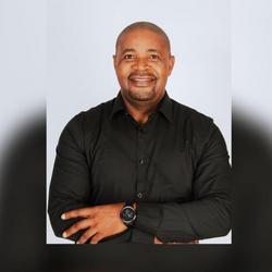 Skhumbuzo Masilela, estate agent