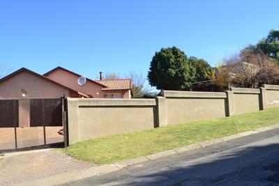 House For Sale in Groblerpark, Roodepoort
