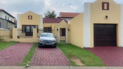House For Sale in Noordwyk, Midrand