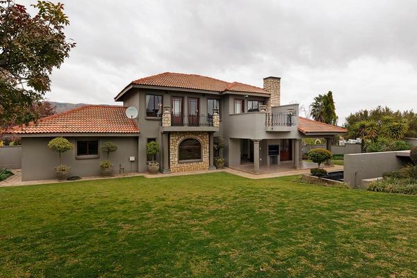 Property For Rent in Ruimsig Country Estate, Krugersdorp