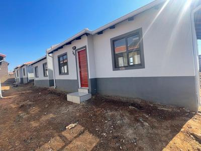 Apartment / Flat For Sale in Chiawelo, Soweto