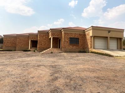 Smallholding  For Rent in Chartwell, Randburg