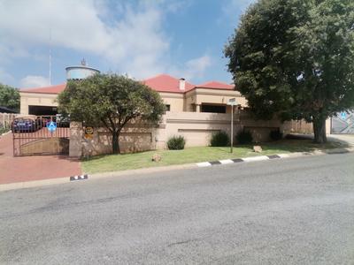 House For Sale in Winchester Hills, Johannesburg